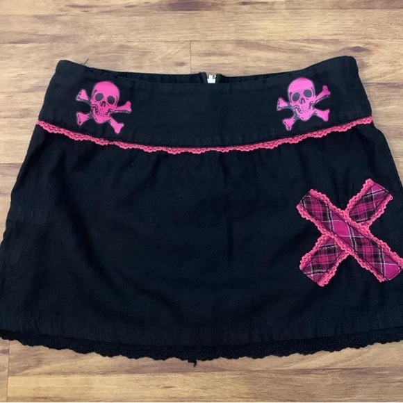 MAJOR TRIPP NYC SKIRT ISO POST!!💓🕷️ - Picture 3 of 9